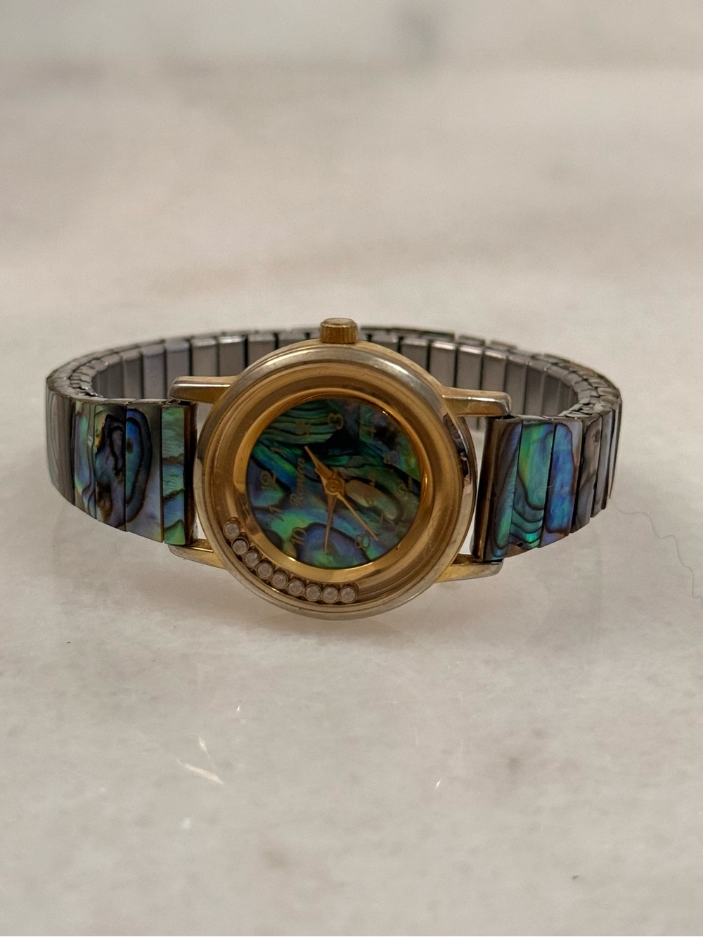 ✔️Vintage Ronica Gold Tone Abalone Shell Expansion Watch